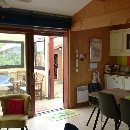 Soulacais Avec Piscine 펜션 *